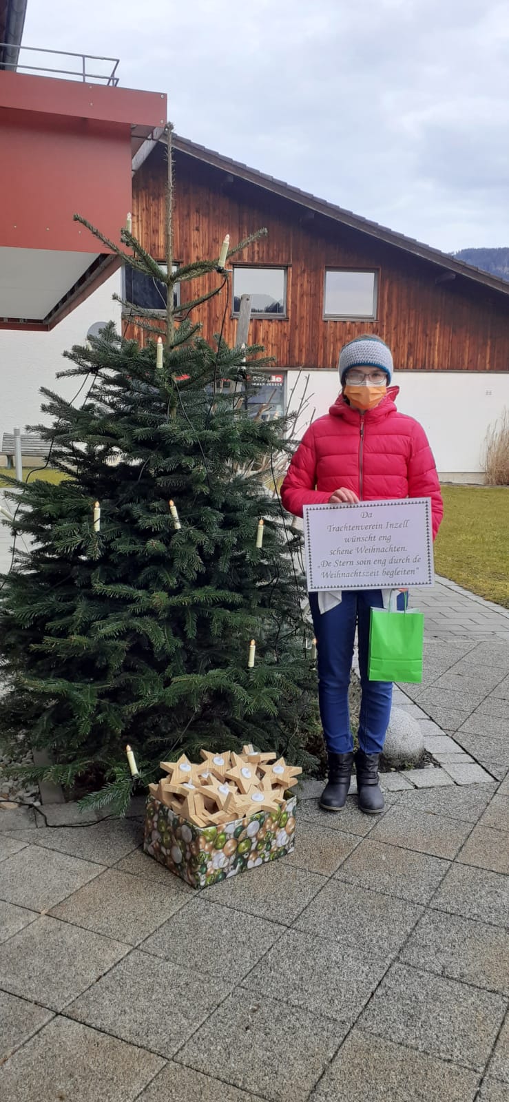 WhatsApp Image 2020-12-23 at 14.55.26 (1) Inzeller Trachtenverein spendet Holzsterne