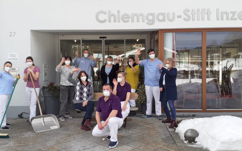 Das Chiemgau-Stift Team freut sich auf neue Kolleginnen und Kollegen. Deshalb jetzt bewerben!