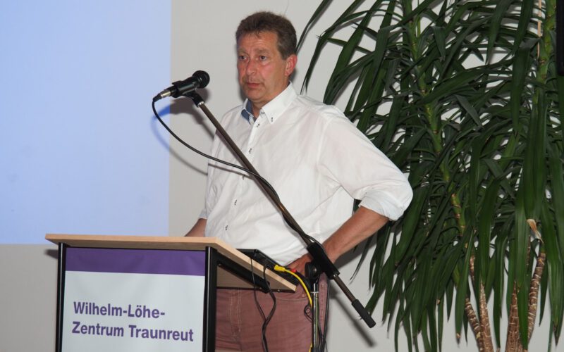 Kurt Schmoll, Fachbereichsleiter Der Seniorenhilfe, Berichtet über Eine Prekäre Situation Der Altenpflege.