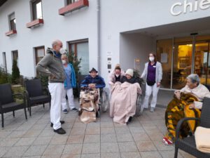 Martinszug zum Chiemgau-Stift