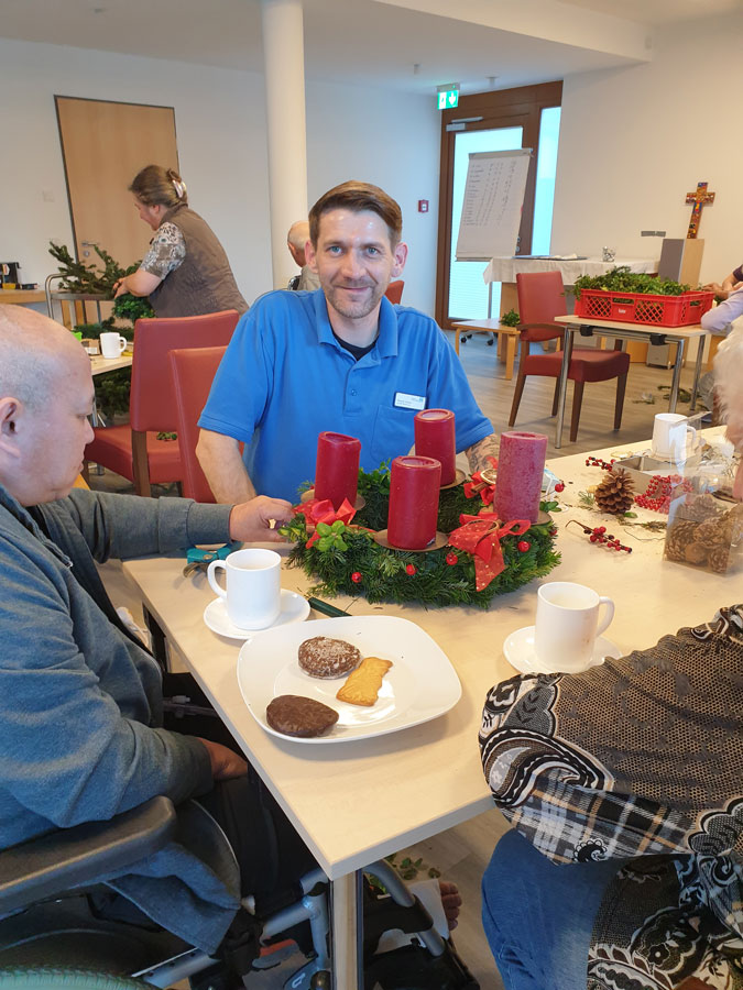 Adventskranz binden im Chiemgau-Stift