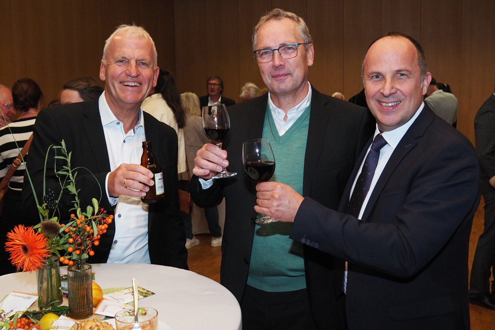 von links: Dekan Peter Bertram, Dekan Jochen Wilde und Andreas Karau.