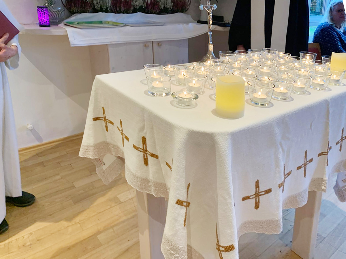 Für jeden verstorbenen Bewohner wurde symbolisch eine Kerze angezündet.