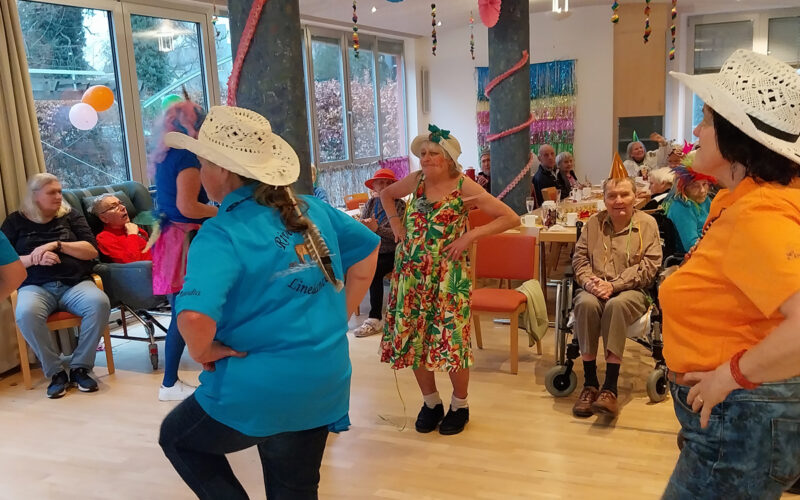 Höhepunkt des Nachmittags – Auftritt der „Riverstone Linedancer“.