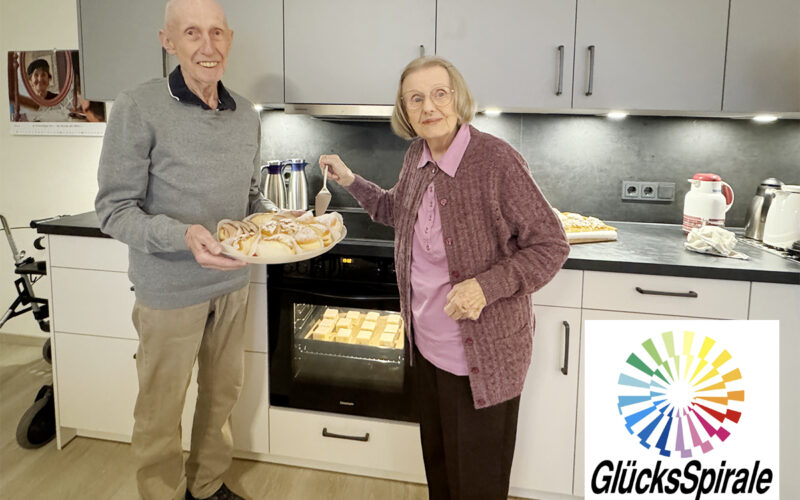 Rita Kirsch und Erhard Rübesam in der von der Glücksspirale geförderten neuen, modernen Küche.