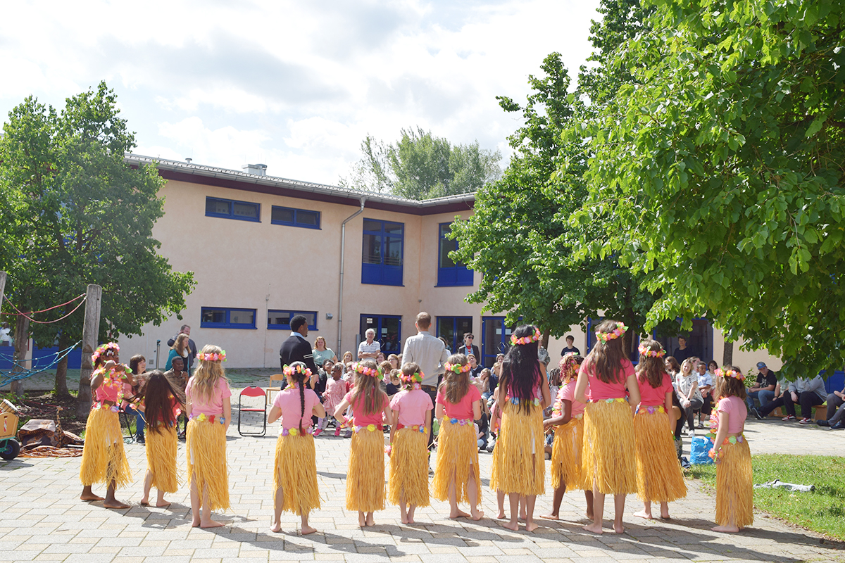 Die Tanzgruppe führte einen „Hula-Tanz“ auf.
