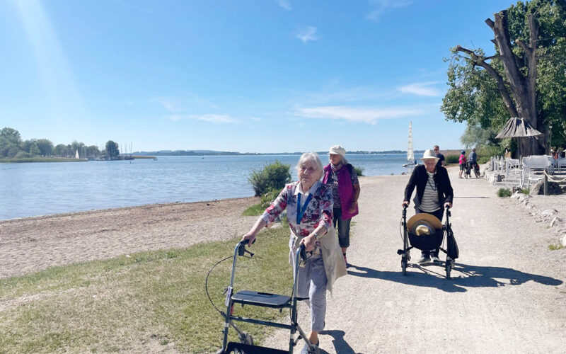 Nach ausgiebiger Stärkung wurde ein kleiner Spaziergang am Ufer des Sees gemacht, bevor die Heimreise angetreten wurde.