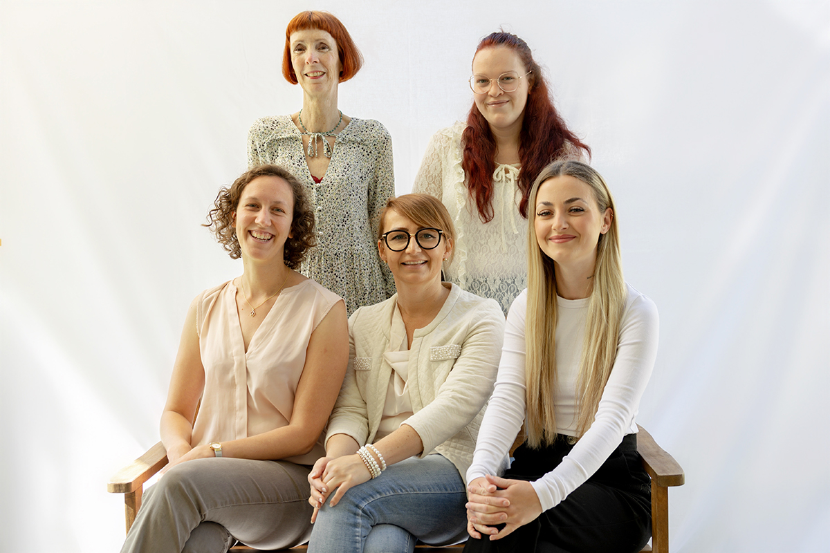 Sonnengruppe: Oben von links nach rechts: Christine Eidloth, Esther Koch, Unten von links nach rechts: Tanja Pallauf, Agnieszka Glon, Ania Szypidycz  